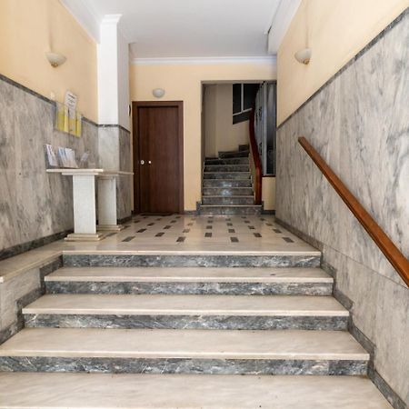 Entire Apt, 2 Bdrm, City Center Atenas Exterior foto