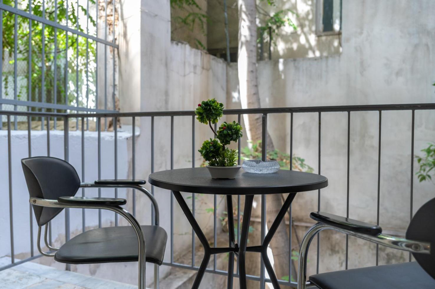 Entire Apt, 2 Bdrm, City Center Atenas Exterior foto