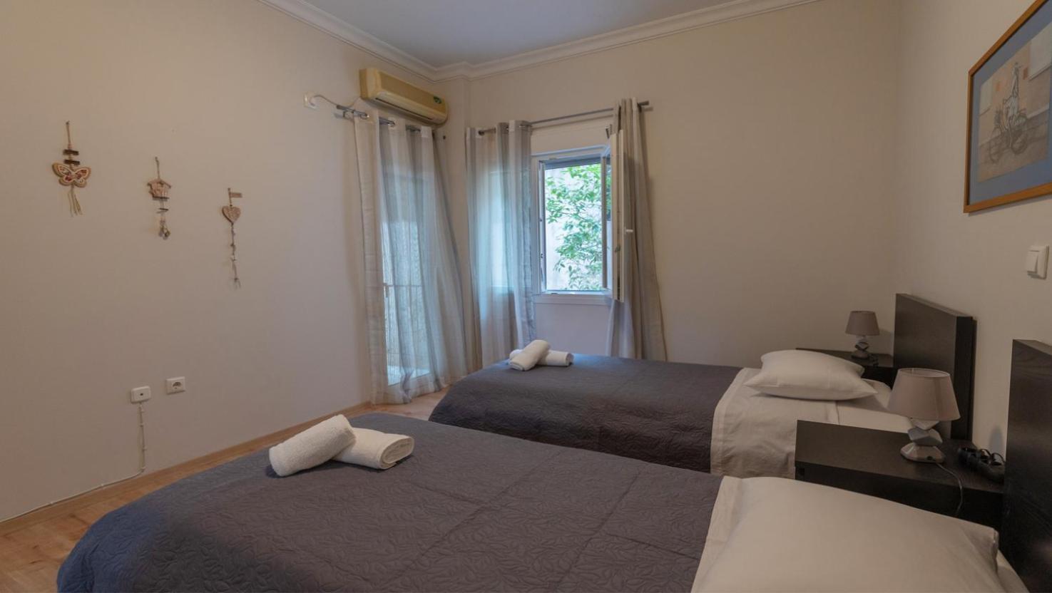 Entire Apt, 2 Bdrm, City Center Atenas Exterior foto